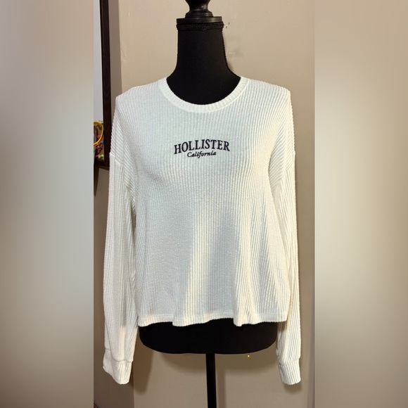 Hollister off white knit top. Size S. - Picture 1 of 6